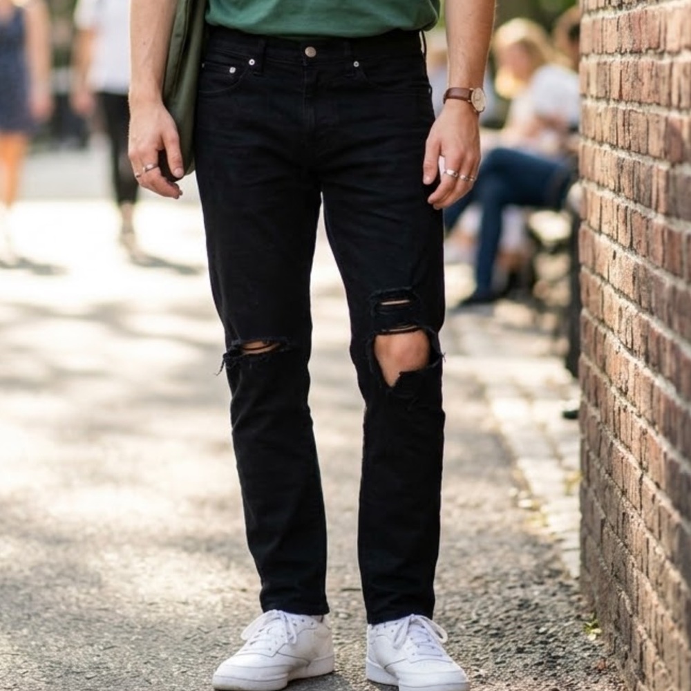 Abercrombie & Fitch Men's Black Ripped Slim Jeans